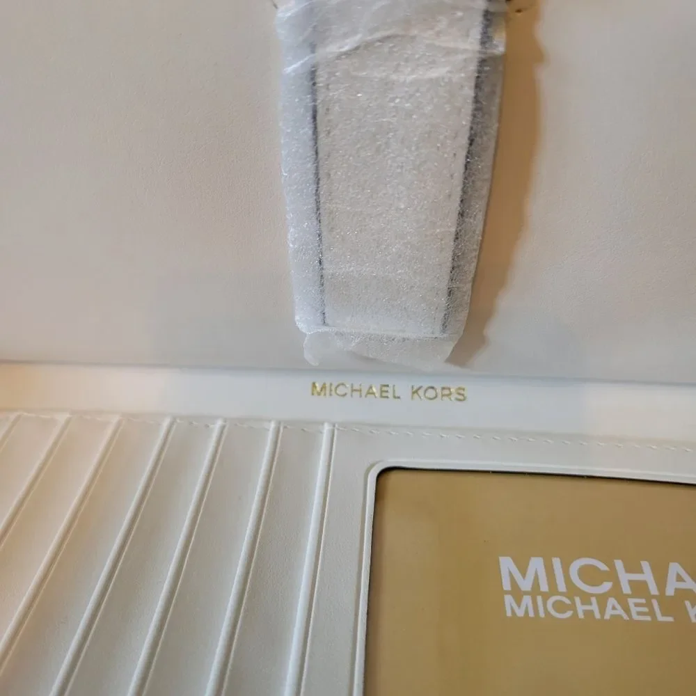 NWT Michael Kors Optic White Wristlet